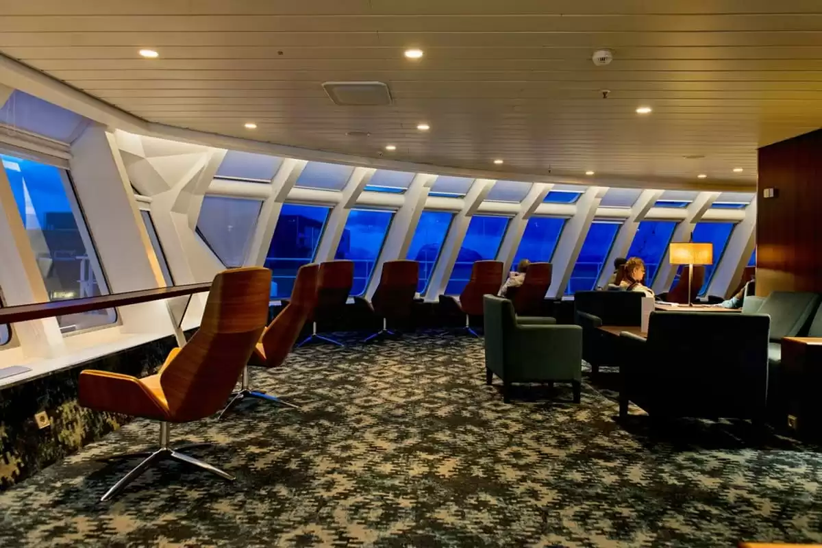 el  :  cabine 4