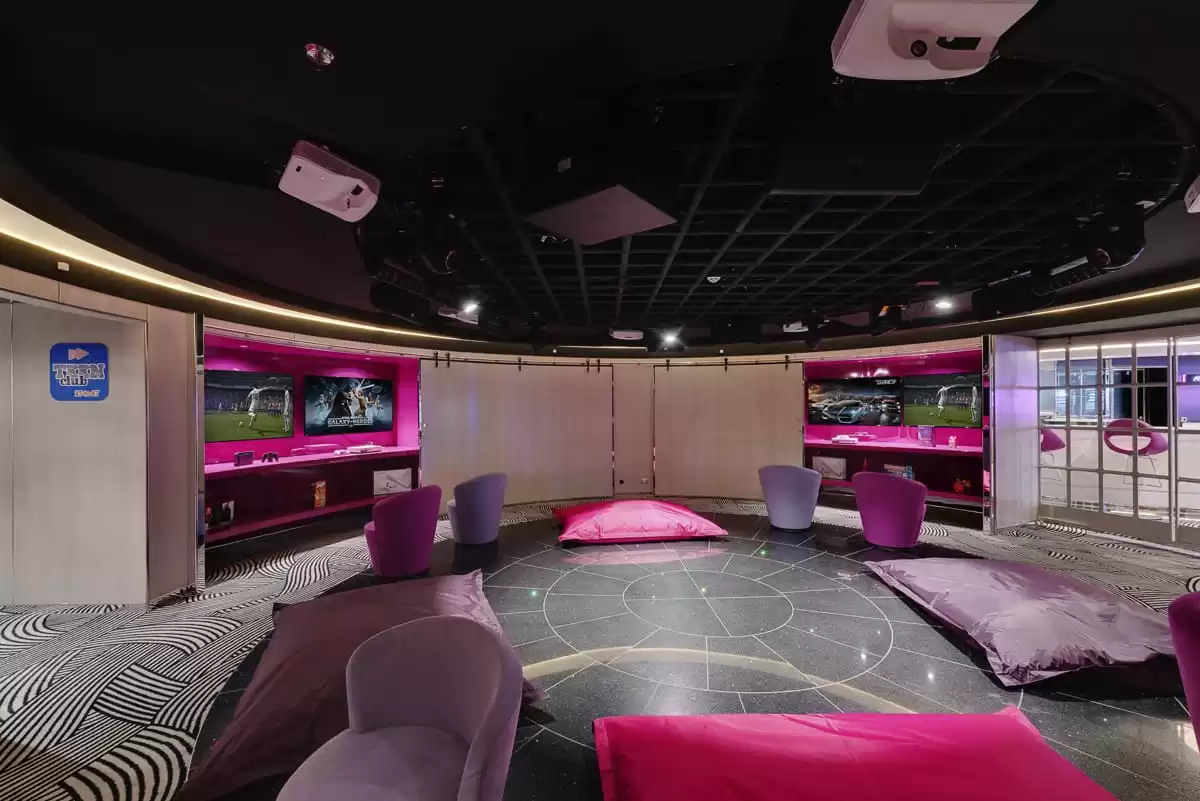 el  :  cabine 33