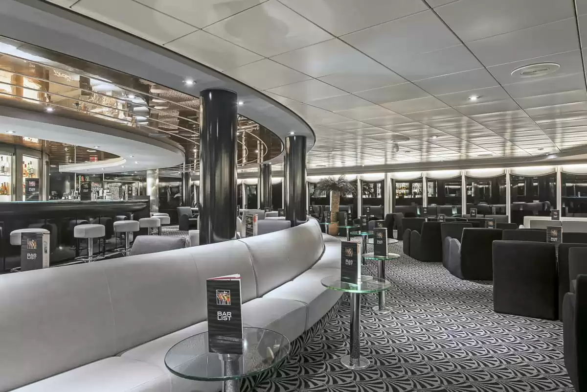 el  :  cabine 54