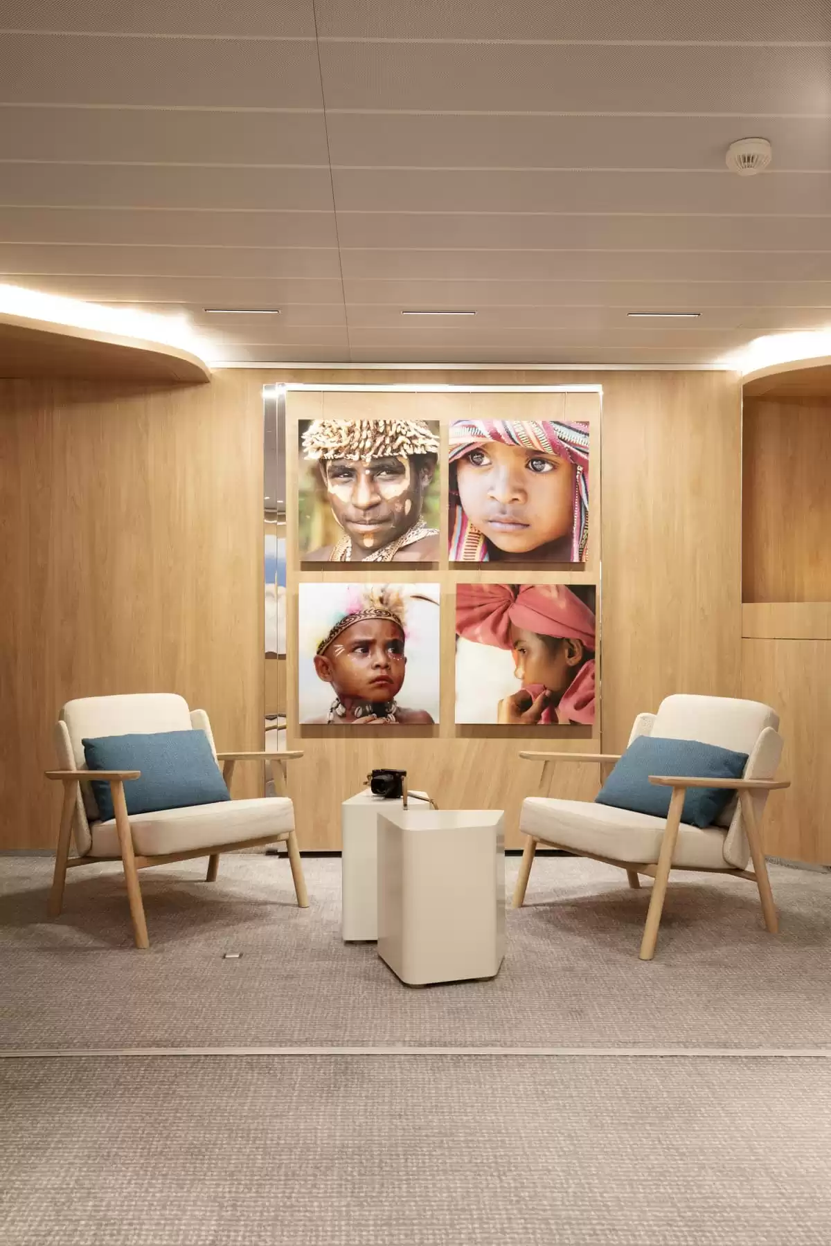 el  :  cabine 27