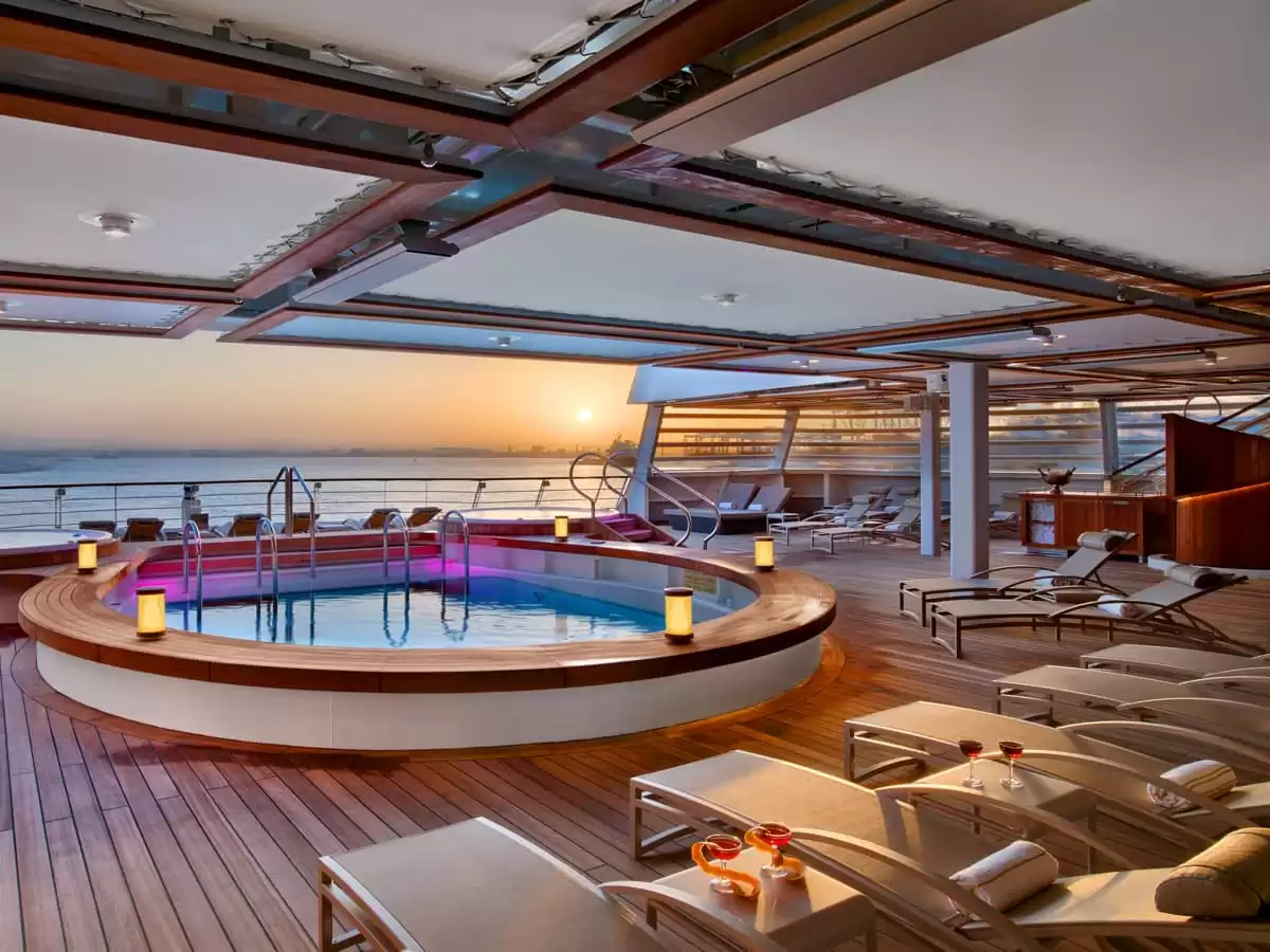 el  :  cabine 32