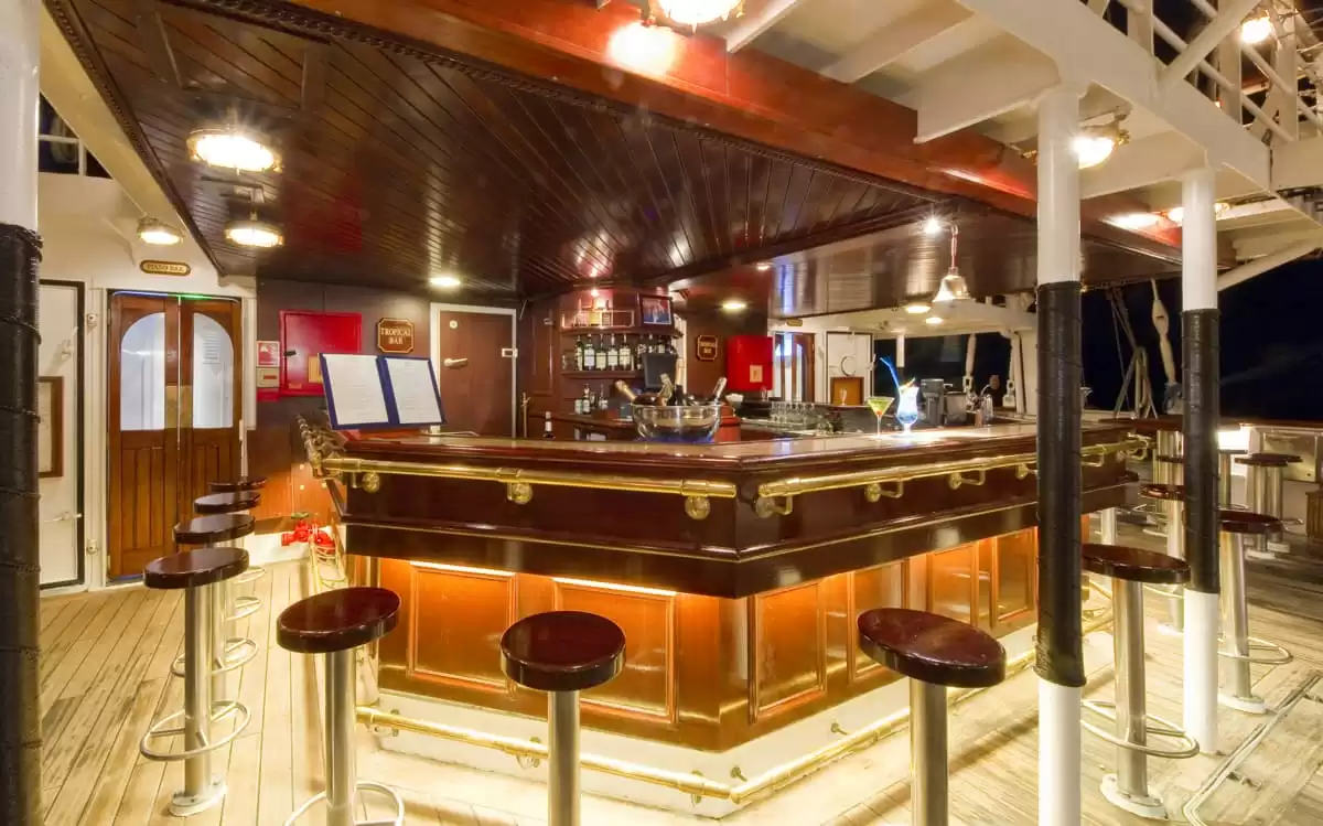 el  :  cabine 8