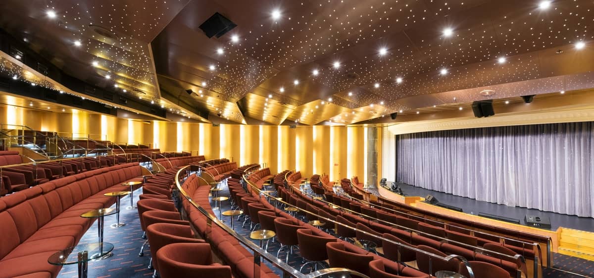 2- TEATRO LA FENICE <br> ESPECTÁCULOS EN GRAN FORMATO EN EL MAR