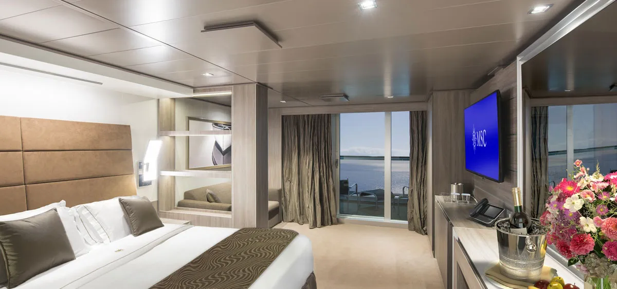 8-MSC YACHT CLUB <br> EL COMPLEJO EXCLUSIVO DEL MSC SEASIDE