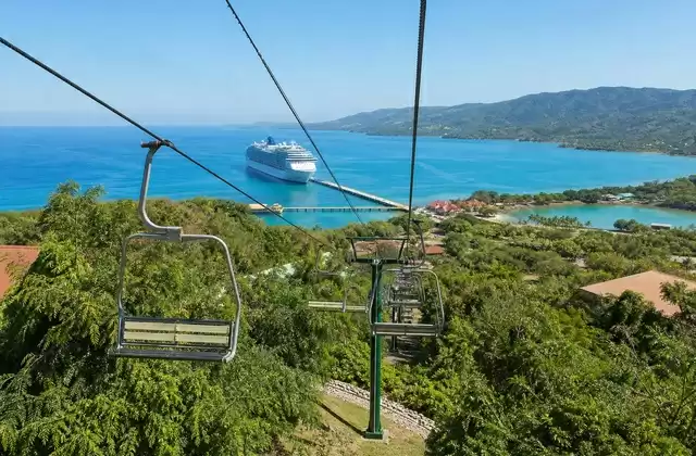 Telesilla de Mahogany Bay