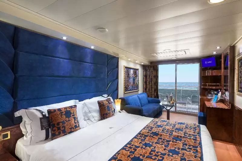 Yacht Club Deluxe Suite