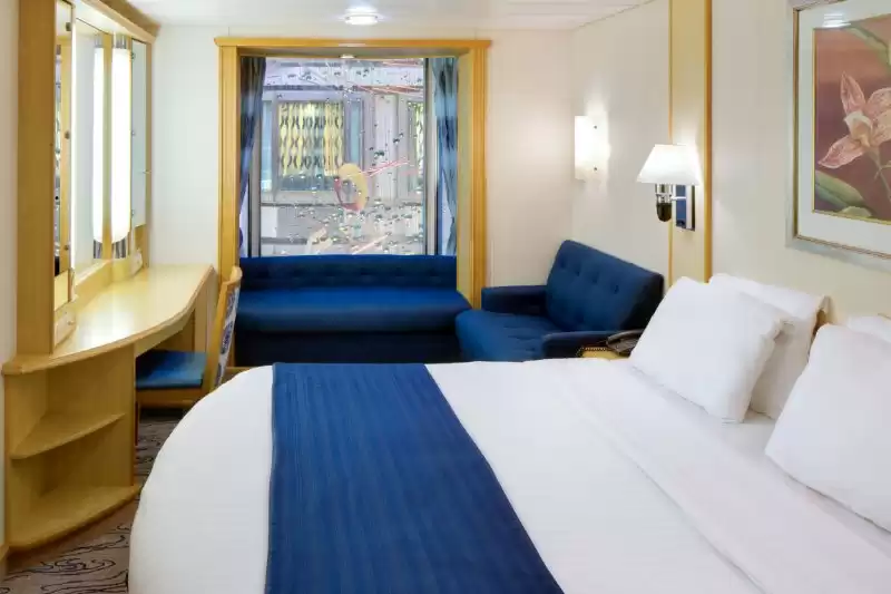 Cabina interior con vista al paseo